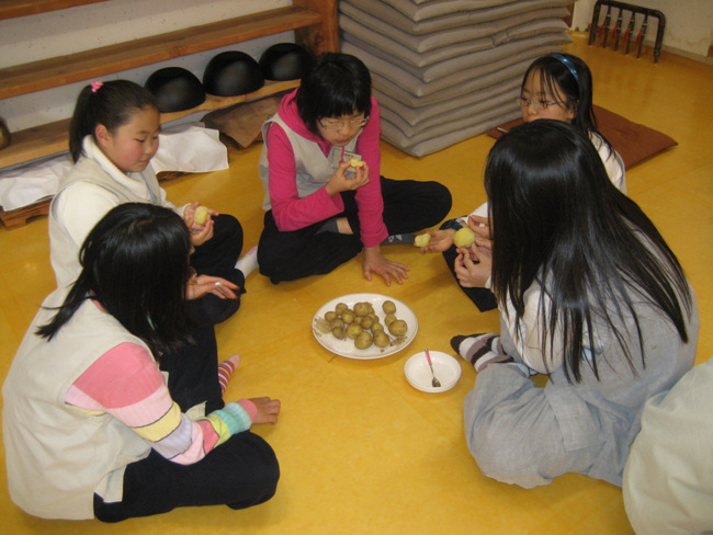 산행 후 먹는 감자 간식 맛나다-