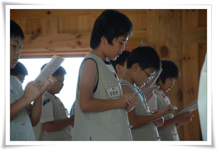 예불문 배우기-일주이 동안 하루, 2번씩 외워야 하는

예불문을 배움니다.

처음 배우는 예불문이지만

스님따라 하는 예불문은 재미있기만 합니다.

"마하반야바라밀다심경...."